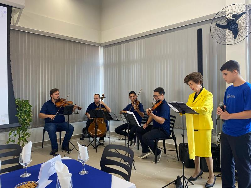 Julia Silveira Julia Silveira