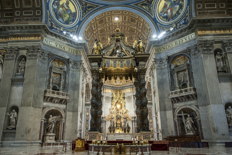 Interior da Basílica Vaticana_ foto:shutterstock
