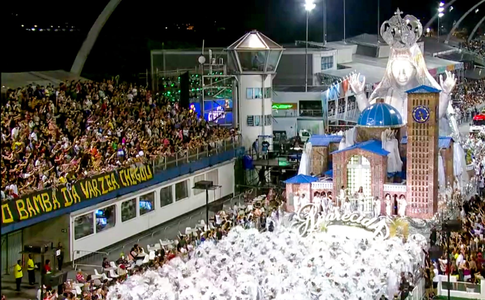 Vila Maria homenageia Aparecida no Carnaval de SP - JS